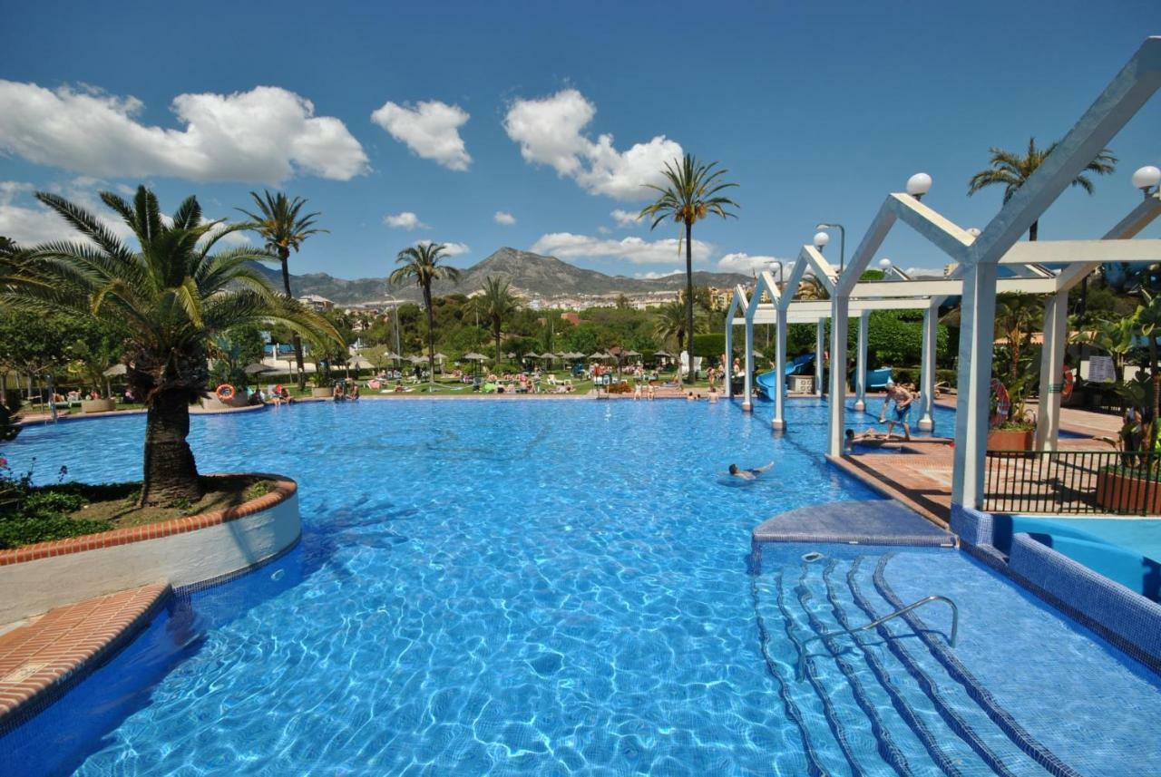 Benalbeach Parking Privado *