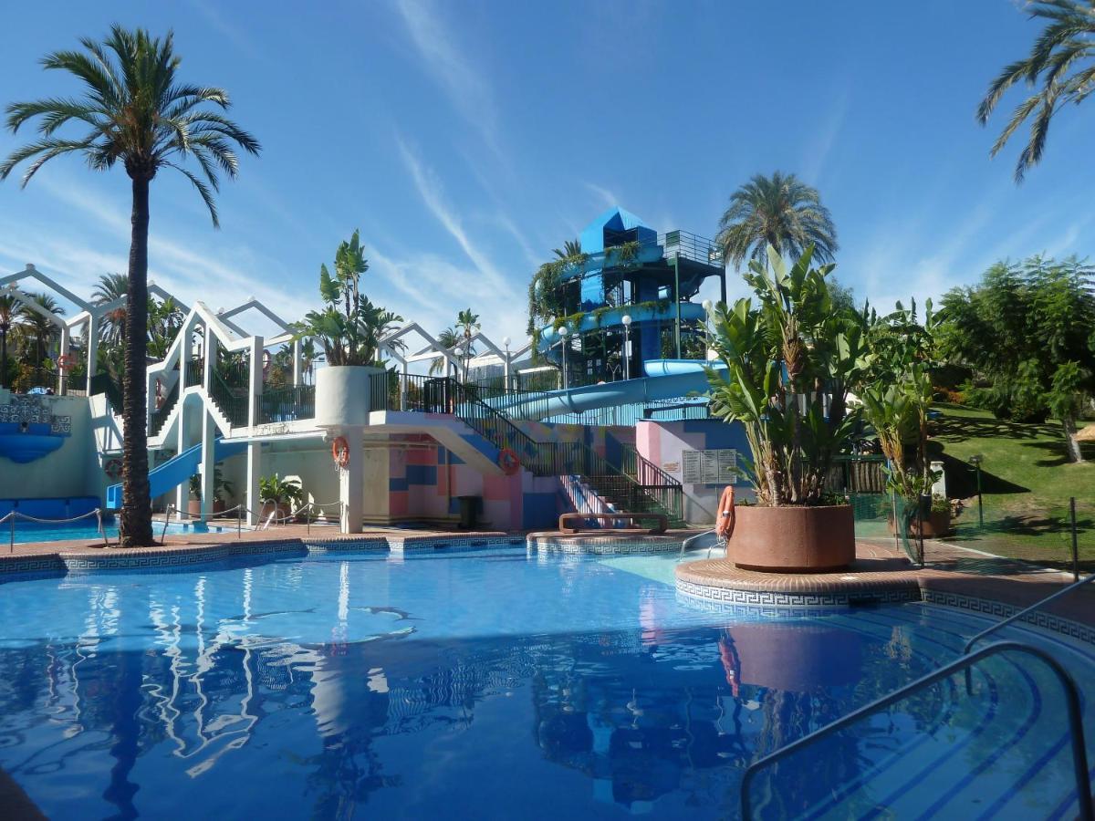 Benalbeach Parking Privado *