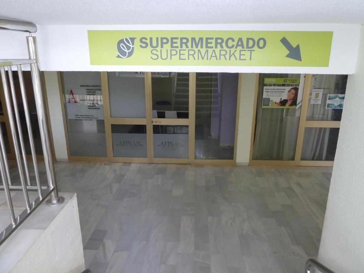 Benalbeach Parking Privado *