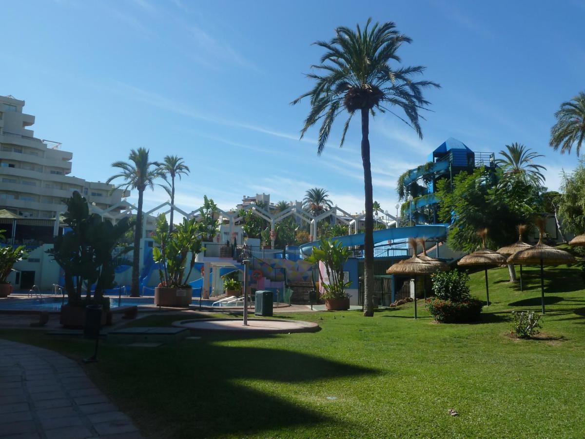 Benalbeach Parking Privado